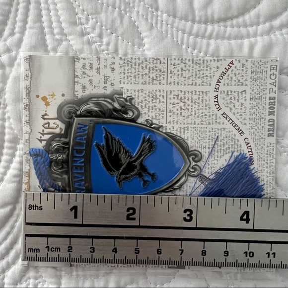 Ravenclaw bookmark Harry Potter Wizarding World from Loot Crate - Picture 4 of 9